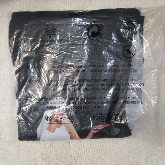 Women Black T-Shirt Short Sleeves - Picture 9 of 9